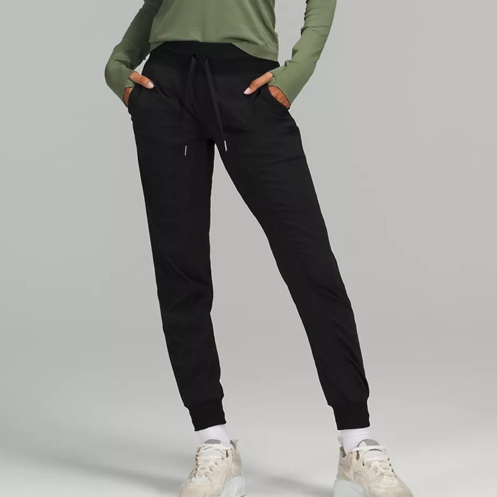 Lululemon dance studio jogger